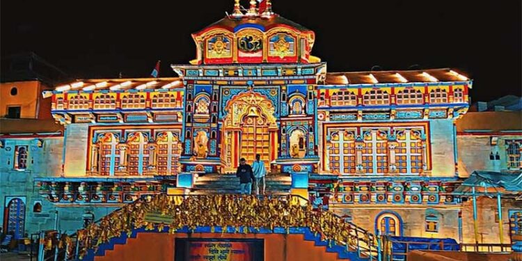 Beautiful badrinath mandir uttarakhand